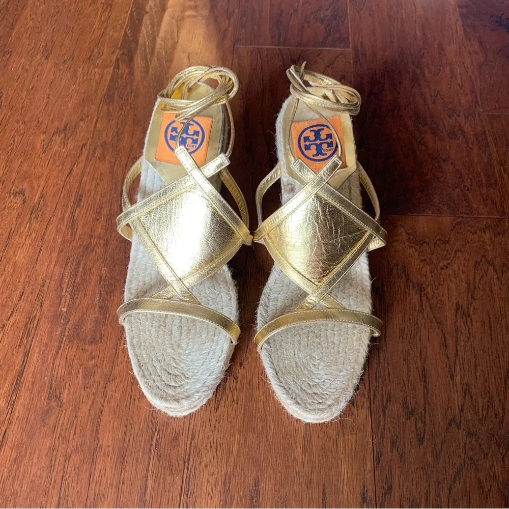 Tory Burch Gold Espadrille Wedge Sandals | Size 8